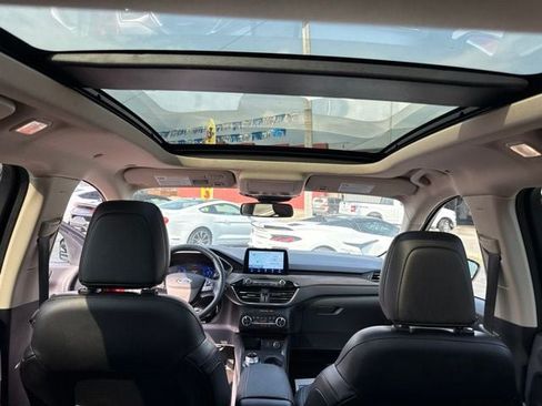 Used 2020 Ford Escape Titanium AWD/4WD image 29