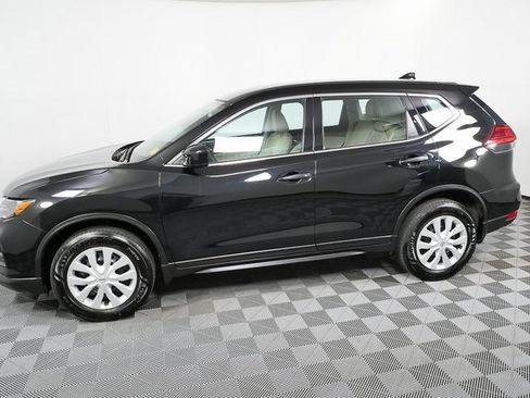 Used 2017 Nissan Rogue S image 26