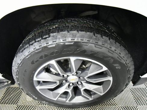 Used 2023 Chevrolet Suburban RST w/ Luxury Package image 17