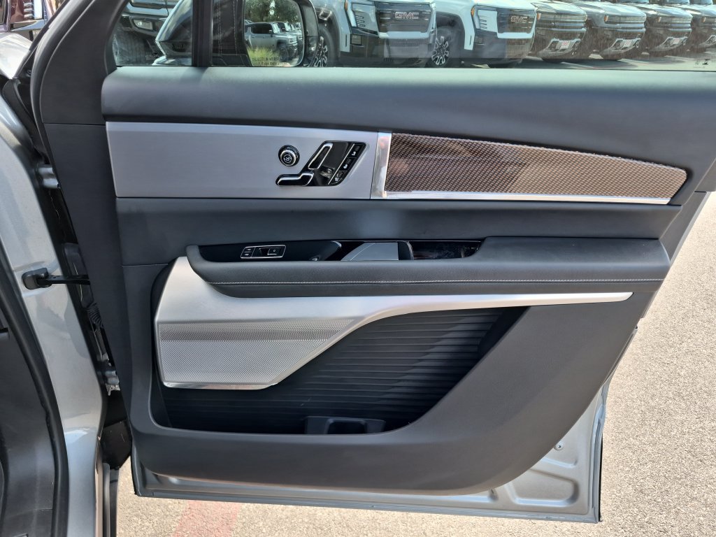 Used 2026 Cadillac Vistiq Sport AWD/4WD image 35