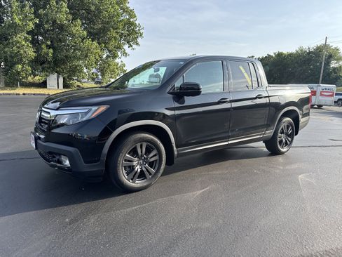 Used 2019 Honda Ridgeline Sport image 2