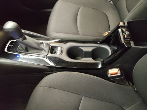Used 2020 Toyota Corolla LE FWD image 26