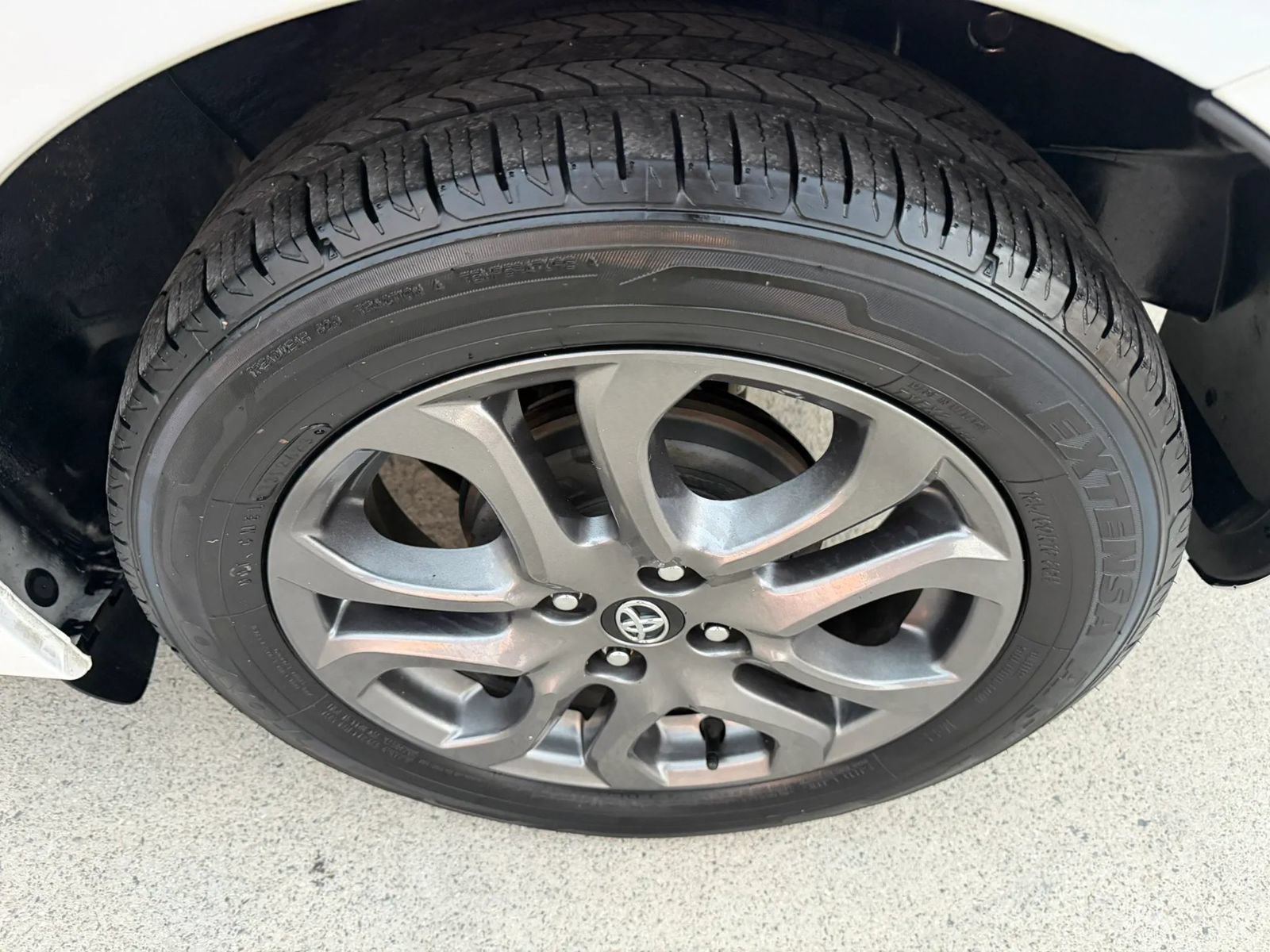 Used 2020 Toyota Yaris XLE FWD image 32