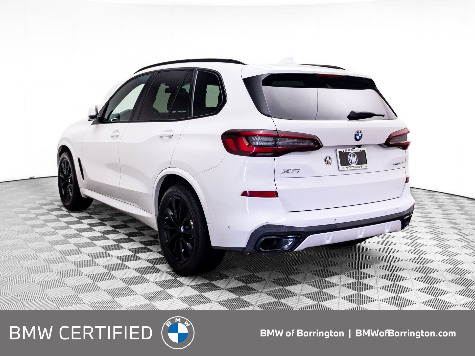Certified 2022 BMW X5 xDrive40i w/ M Sport Package AWD/4WD image 3