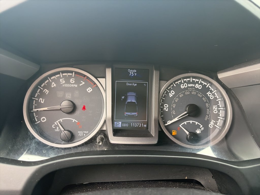 Used 2016 Toyota Tacoma SR5 w/ Towing Package AWD/4WD image 32