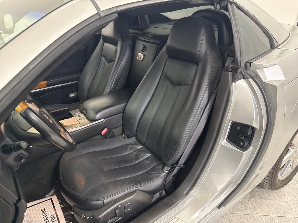 Used 2004 Cadillac XLR RWD image 27