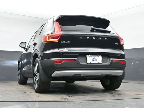 Used 2020 Volvo XC40 T5 Momentum w/ Protection Package Premier image 15
