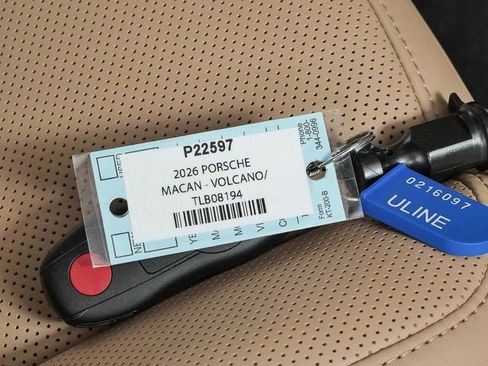 New 2026 Porsche Macan AWD image 38