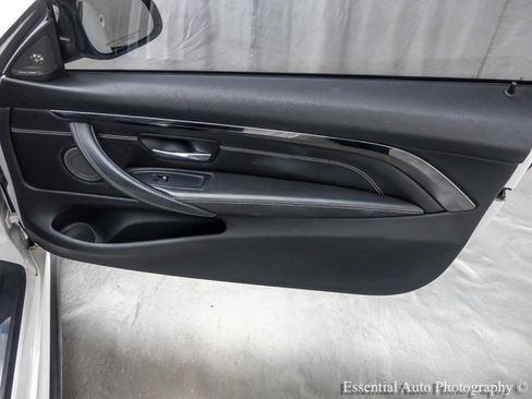 Used 2017 BMW M4 Coupe RWD image 26