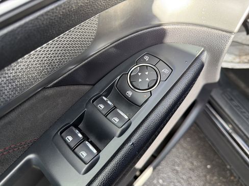 Used 2018 Ford Explorer XLT w/ Equipment Group 202A image 19