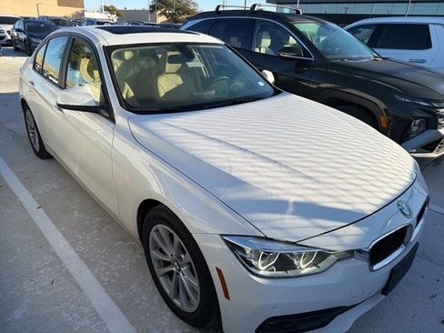 Used 2018 BMW 320i Sedan w/ Convenience Package image 1