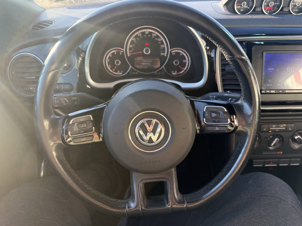 Used 2013 Volkswagen Beetle TDI FWD image 18