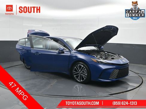 Used 2025 Toyota Camry XLE FWD image 56