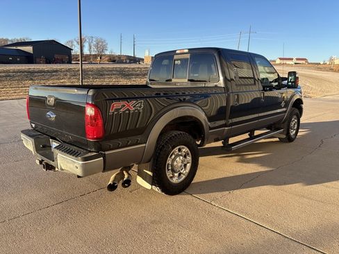 Used 2013 Ford F250 Lariat w/ Chrome Pkg image 4