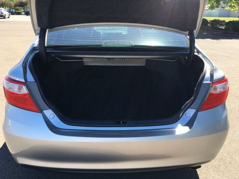 Used 2015 Toyota Camry XLE w/ Moonroof Package FWD image 6