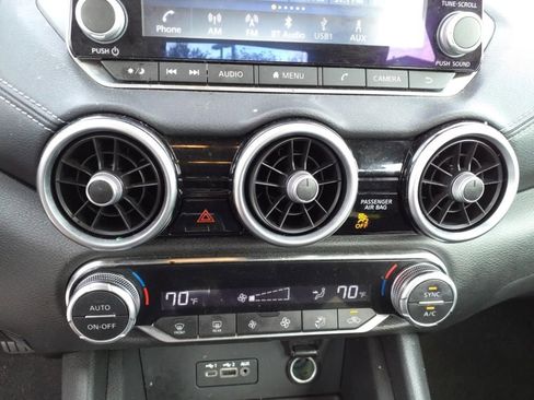 Used 2021 Nissan Sentra SV w/ Lighting Package FWD image 6
