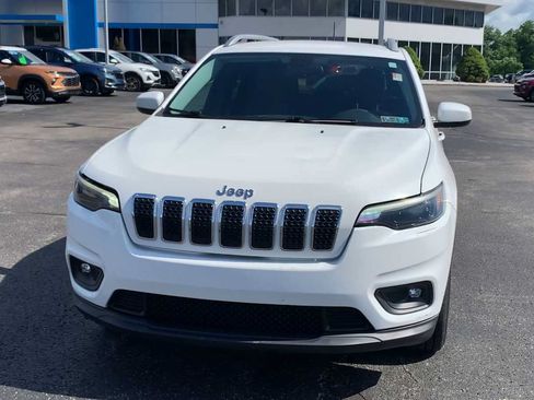 Used 2019 Jeep Cherokee Latitude w/ Popular Appearance Group FWD image 3