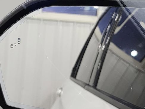 Used 2020 Ford Explorer Platinum w/ Premium Technology Package AWD/4WD image 38