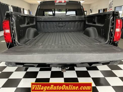 Used 2017 Chevrolet Silverado 1500 LT w/ Midnight Edition AWD/4WD image 29