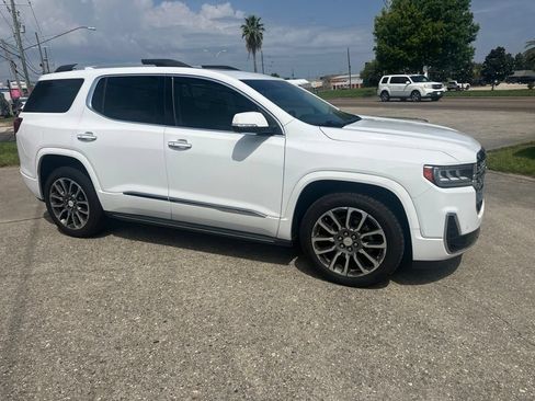 Used 2021 GMC Acadia Denali w/ Denali Technology Package FWD image 3