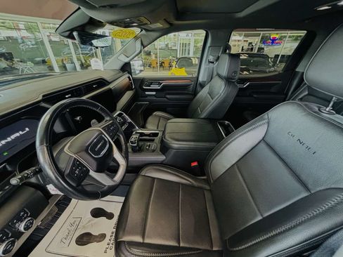 Used 2025 GMC Sierra 1500 Denali w/ Denali Reserve Package AWD/4WD image 30