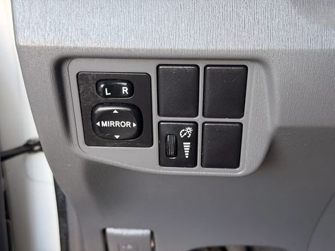 Used 2010 Toyota Prius Five FWD image 36