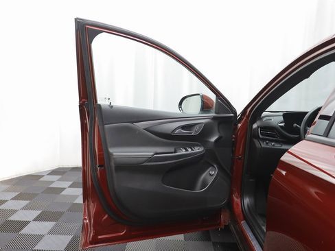 Used 2025 Buick Envista Avenir image 4