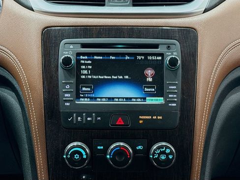 Used 2016 Chevrolet Traverse LT w/ Style and Technology Package image 22