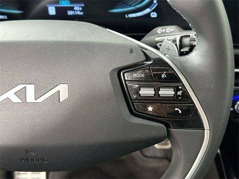 Used 2023 Kia Niro EX Touring image 24