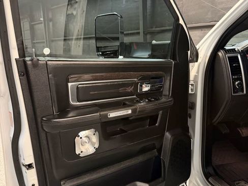 Used 2017 RAM 2500 Limited AWD/4WD image 13