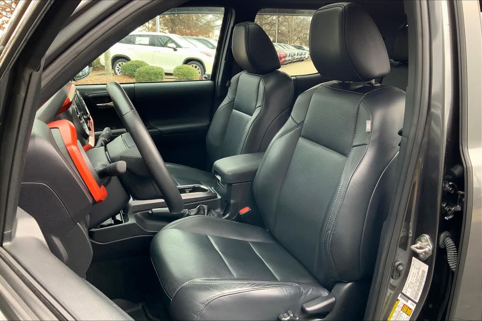 Used 2019 Toyota Tacoma TRD Sport w/ TRD Premium Sport Package RWD image 8