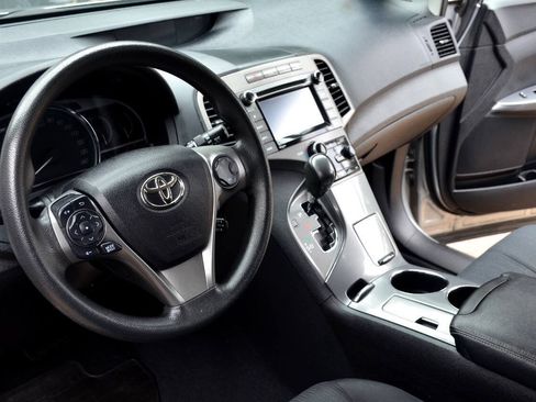 Used 2015 Toyota Venza LE AWD/4WD image 14