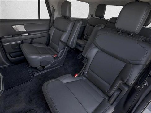 New 2026 Ford Expedition Active AWD/4WD image 9