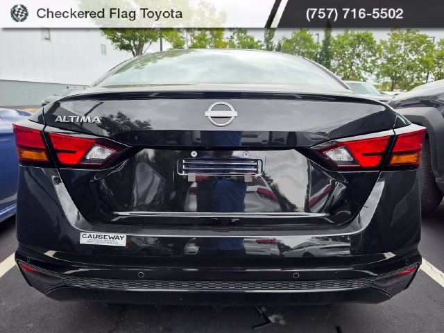 Used 2024 Nissan Altima 2.5 S FWD image 5