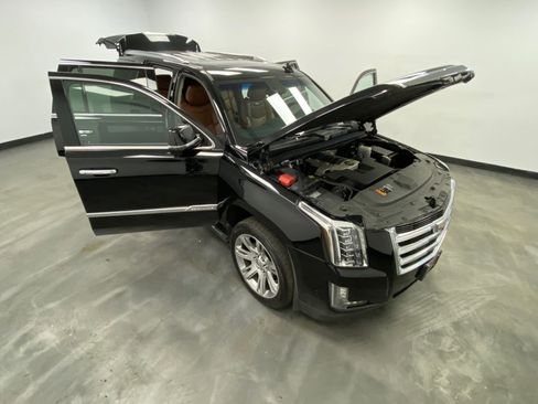 Used 2017 Cadillac Escalade Premium Luxury image 50
