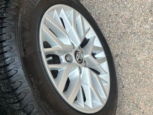 Used 2017 Toyota Camry XLE image 36