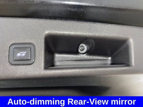 Used 2018 Chevrolet Equinox Premier image 29