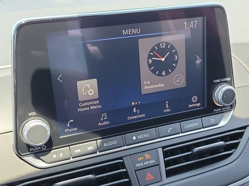 Used 2025 Nissan Altima 2.5 S FWD image 10