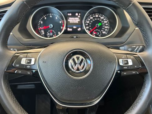 Used 2020 Volkswagen Tiguan SE AWD/4WD image 26