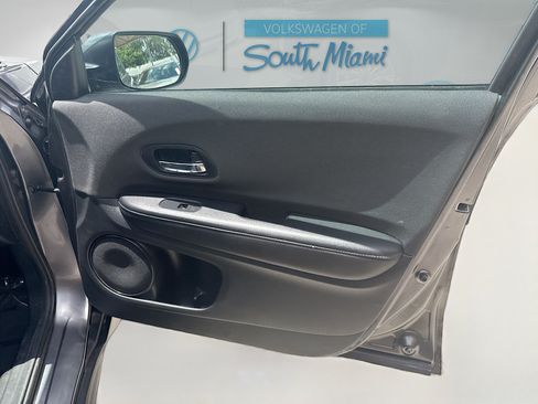 Used 2021 Honda HR-V LX image 32