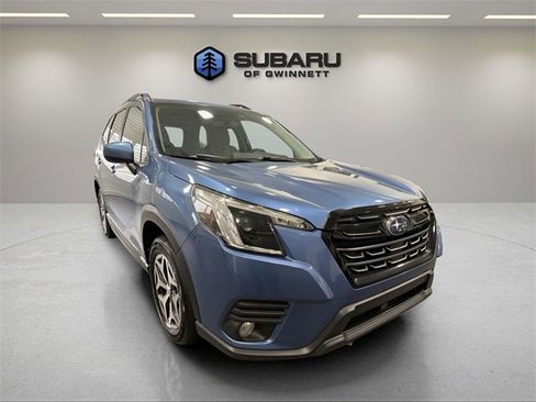 Used 2023 Subaru Forester Premium image 7
