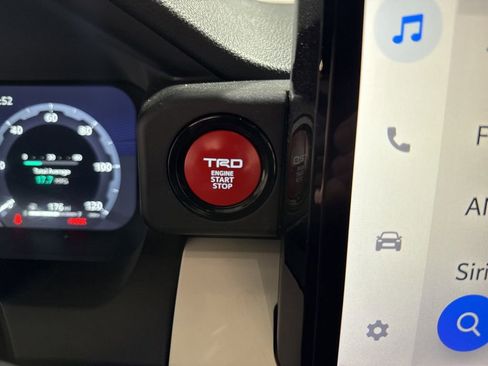 Used 2024 Toyota Tacoma TRD Off-Road image 25