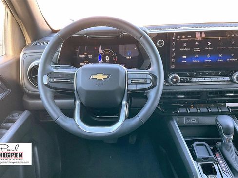 Used 2024 Chevrolet Colorado LT w/ LT Convenience Package III image 5