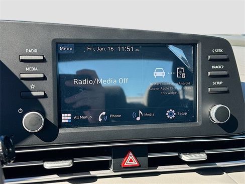 Used 2025 Hyundai Elantra Sport image 14