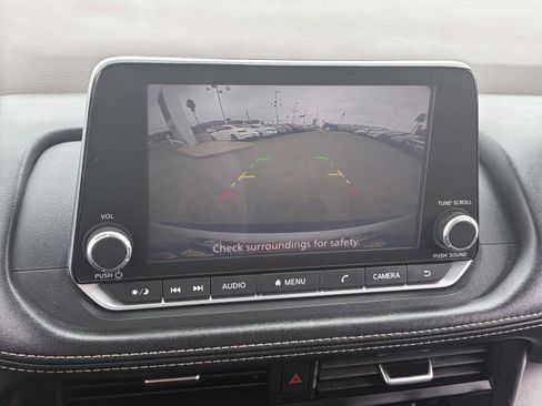 Used 2023 Nissan Rogue SV image 28