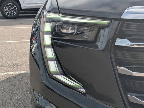 Used 2024 GMC Acadia Elevation image 9