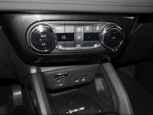 New 2025 Chevrolet TrailBlazer LT w/ Convenience Package image 11