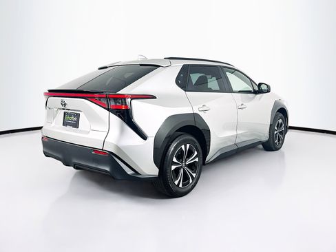 Used 2023 Toyota bZ4X XLE w/ Weather Package image 9