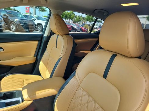 Used 2024 Nissan Sentra SV w/ SV Premium Package FWD image 17
