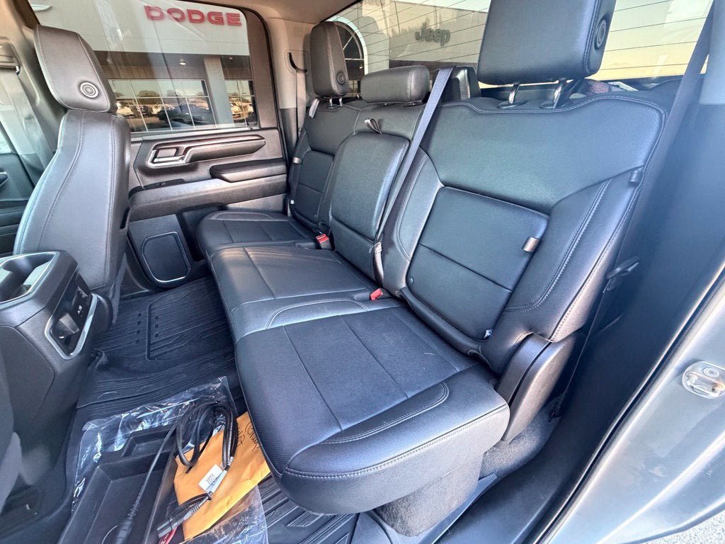 Used 2024 GMC Sierra 3500 SLT w/ SLT Convenience Package AWD/4WD image 14